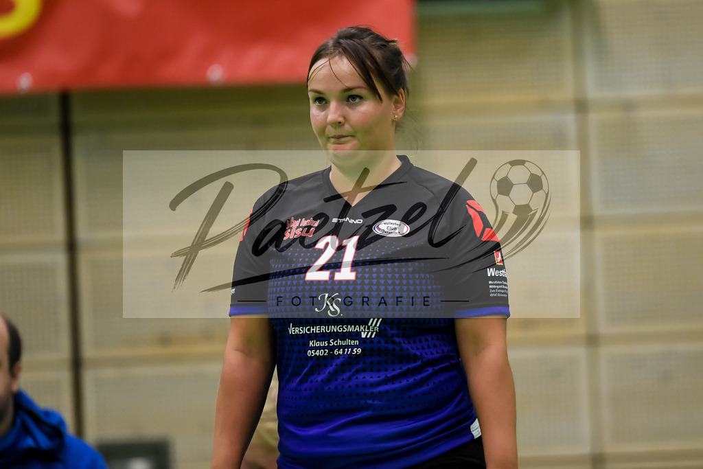 VCOBWA20211106_073 | Volleyball, Frauen:   bei dem Spiel der 3. Liga West zwischen VC Osnabrueck und SV BW Aasee in der Schlosswallhalle am 06.11.2021 in Osnabrueck, Deutschland. - Realisiert mit Pictrs.com