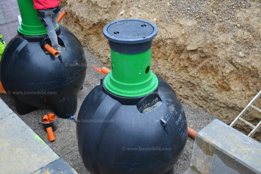 bib-lg03-abwasserkanal-0067 | Nach LV-Leistungsgruppen sortierte Detailfotos über den Bau eines Hauses. Alle Hausbau-Bilder direkt vom Urheber und Autor der Website Haus-Selber-Bauen.com