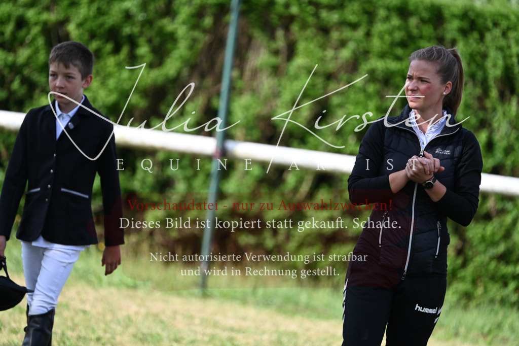 DSC_7682 | Pferde- und Turnierfotografie in Westsachsen. Pferdeportraits, Auftragszeichnungen und intuitive Kunst.