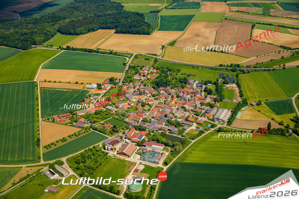 Aktuelles Luftbild von Mörlbach Gallmersgarten - Die Luftaufnahme wurde 2022 mittels UL-Flugzeug erstellt ( keine Drohne ) - hochauflösende Kamera-Systeme von  Canon -Beste Qualität - Für grossformatige Ausdrucke geeignet. Die Geschenkidee !