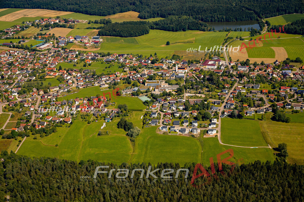 rosenberg-2726-jahr-2024 | Das Luftbild zeigt :  Rosenberg - Die Luftaufnahme wurde 2024 vom UL-Flugzeug aus erstellt ( keine Drohne ) - Hochauflösende Luftaufnahme - Für grossformatige Ausdrucke geeignet. Die Geschenkidee !Mit Lizenz und Bildrechte bestellbar