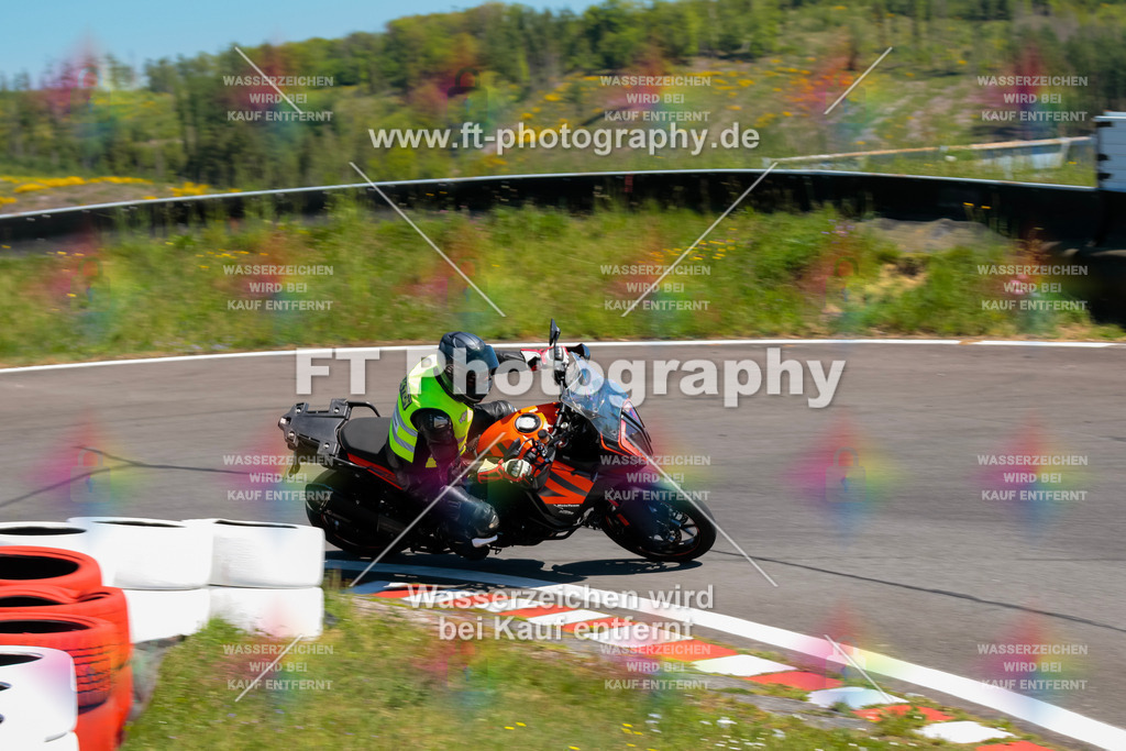 Moto-TeamOBK-21859 | Hier findet Ihr Bilder von Touristenfahrten auf der Nürburgring Nordschleife oder von anderen Veranstaltungen die ich besucht habe. Viel Spass beim Durch Schauen 