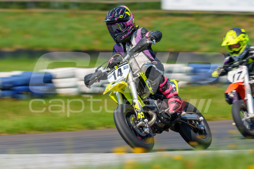 G-Cup + Supermoto Staatsmeisterschaft + Hungarian Supermoto Championship | GRIPcapture steht für authentische Sportfotografie in Österreich – für Momente, die mehr sind als Geschwindigkeit oder Ergebnis. Es geht um Emotion, Spannung, Fokus und den Augenblick, der oft nur einen Wimpernschlag dauert.Ob Motorsport, Teamsport oder 