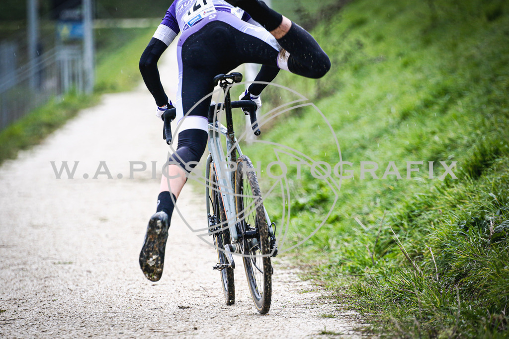 ..... | AUSTRIA, 24.11.24, 3.Radquerfeldein GP um das Sportzentrum Gunskirchen Image shows: Photo: Wapics / Andreas Willdoner