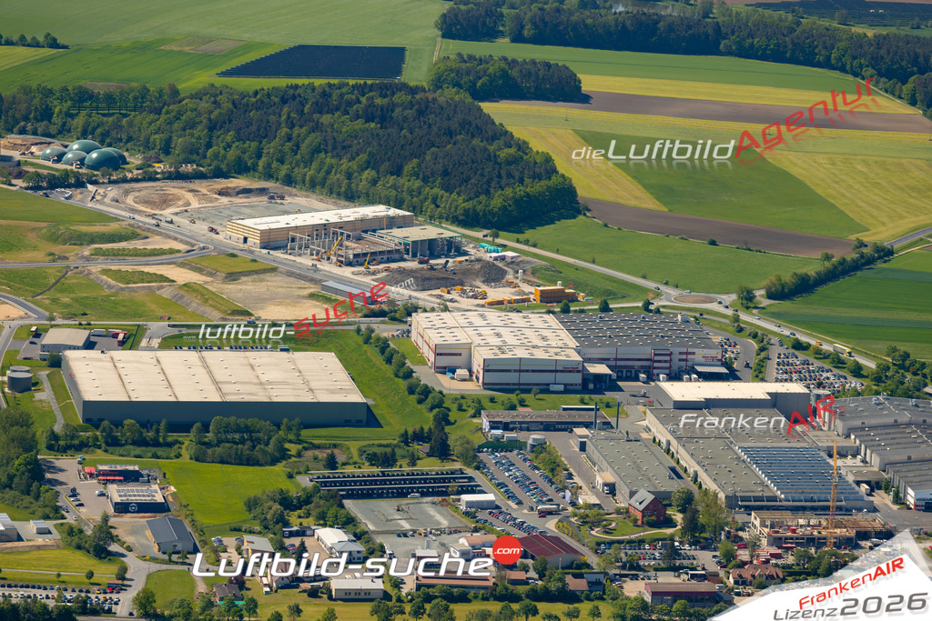 Das Luftbild zeigt : Gewerbegebiet Kemnath - Die Luftaufnahme wurde 2024 vom UL-Flugzeug aus erstellt ( keine Drohne ) - Hochauflösende Luftaufnahme - Für grossformatige Ausdrucke geeignet. Die Geschenkidee !Mit Lizenz und Bildrechte bestellbar