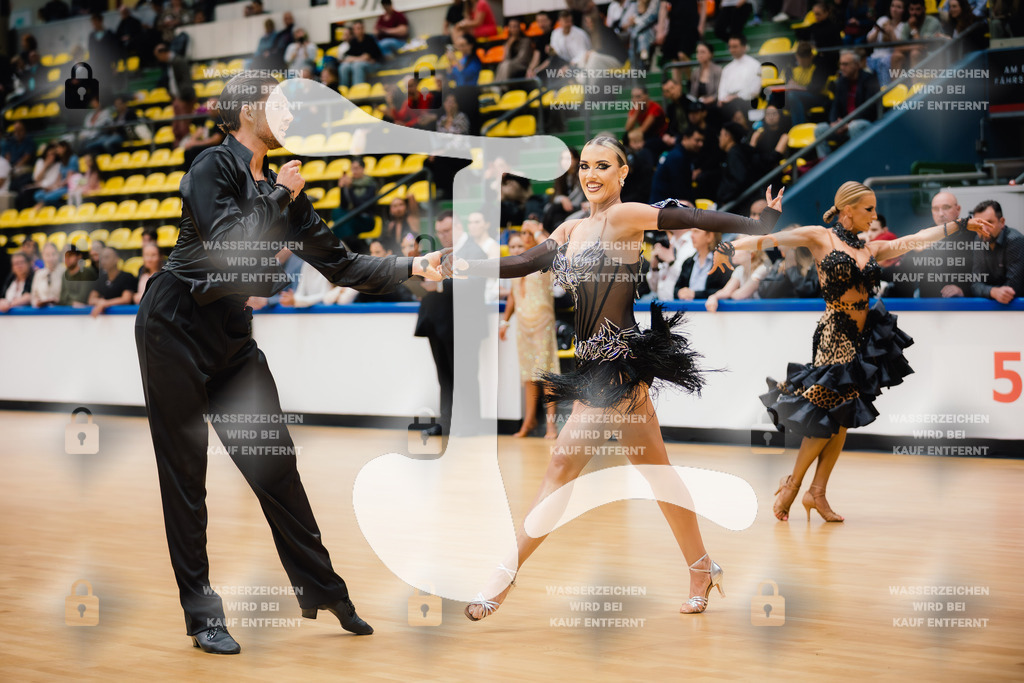 Hessen Tanzt WDSF International Open Latin 11th (43) Justin Lauer _ Rita Schumichin (TSC Saltatio Neustadt im TV 1860 Mußbach)-2025-05-18-4865 | Webshop for digital downloads and prints of dance sport, event & show photographer Julian Link - Realisiert mit Pictrs.com