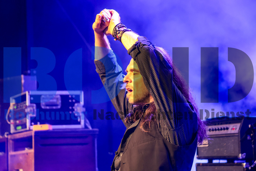 Purple Rising  {date} -  | {headline}(Foto: Sebastian Sendlak / BOND) - Realisiert mit Pictrs.com