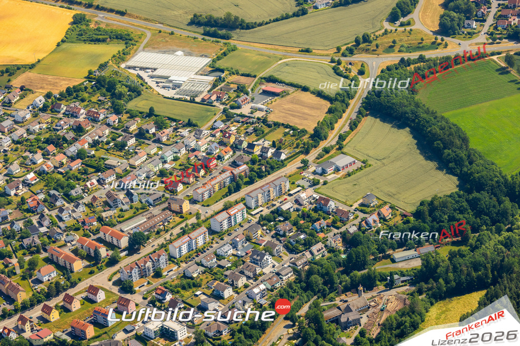 Das Luftbild zeigt :  Neustadt an der Waldnaab - Die Luftaufnahme wurde 2023 vom UL-Flugzeug aus erstellt ( keine Drohne ) - Hochauflösende Luftaufnahme - Für grossformatige Ausdrucke geeignet. Die Geschenkidee !Mit Lizenz und Bildrechte bestellbar