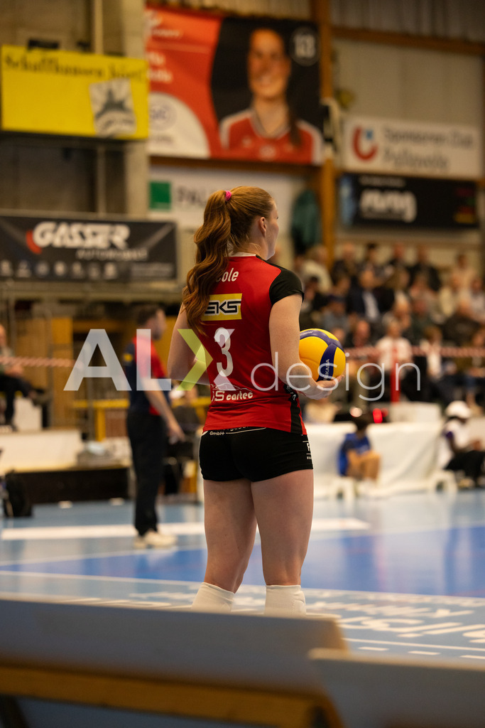 Volleyball I Frauen I Saison 2025-2026 I CEV Volleyball Challenge Cup 2026 | Women I 16th Finals I VC Kanti Schaffhausen - TJ Ostrava I 03.12.2025 | VC Kanti Schaffhausen - 3 Sydney Cole (USA) – Pass / Zuspiel - Realisiert mit Pictrs.com