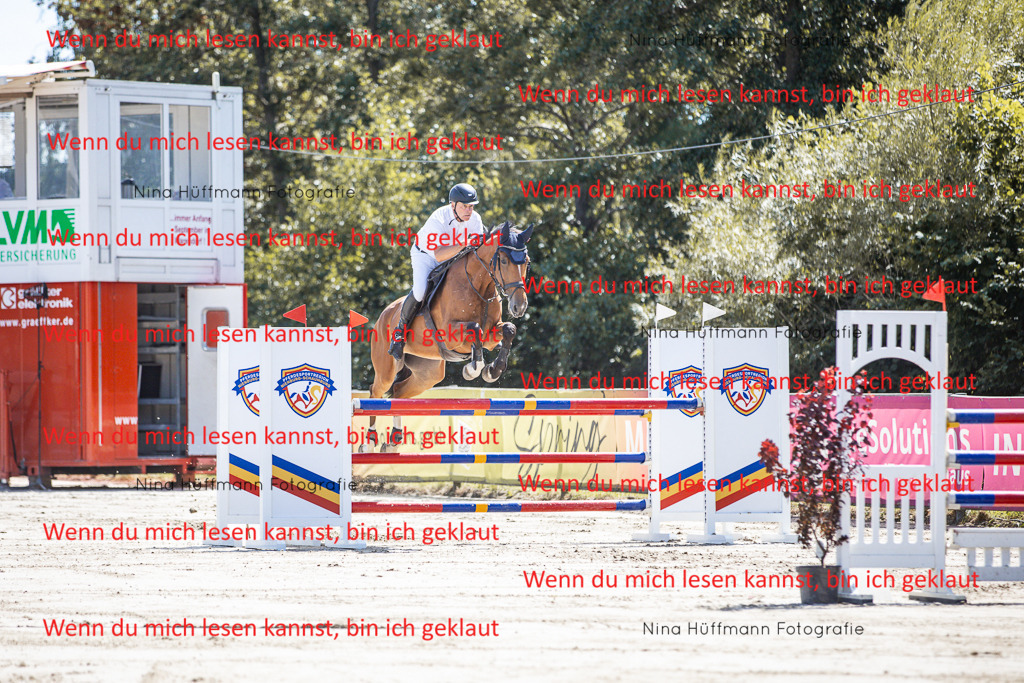 BK1A6572 | Turnierbilder Turnierfotos Nina Hüffmann Turnierfotografie Pferdefotografie Tierzeichnung Haustierzeichnung Pferdezeichnung Hundezeichnung Videograf  - Realisiert mit Pictrs.com