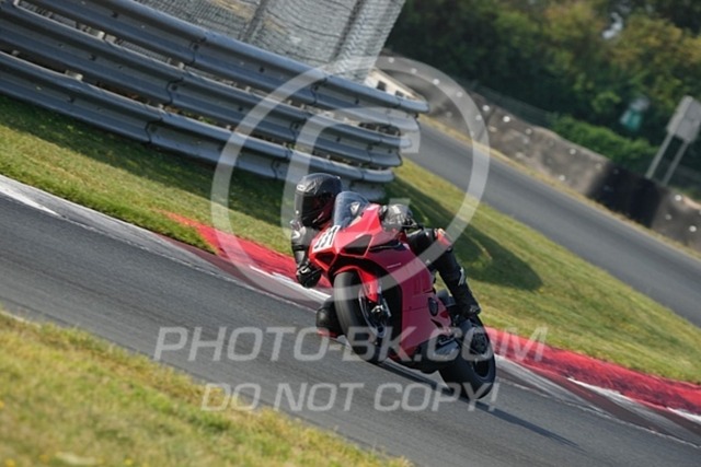 2024_08_15_PBK_14248 | Sportfotografie; SlowMotion; Video; Rennstrecke; Hafeneger; Speer; Racing; RSE; BMW; CBO; Trackday; Motorsportarena; Hockenheimring; Brno; Most; Barcelona; Valencia