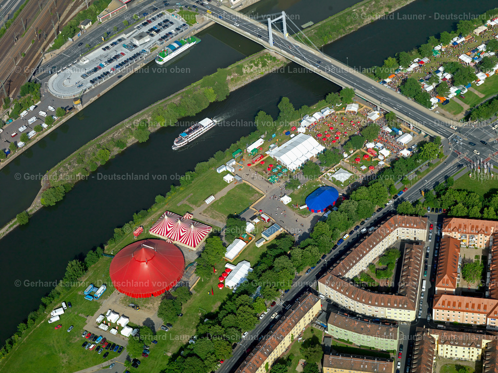 2734121 | Afrika Festival, Kulturelle Veranstaltung 2007 auf dem Mainufergelände zw. Friedensbrücke und Brücke der Deutschen Einheit