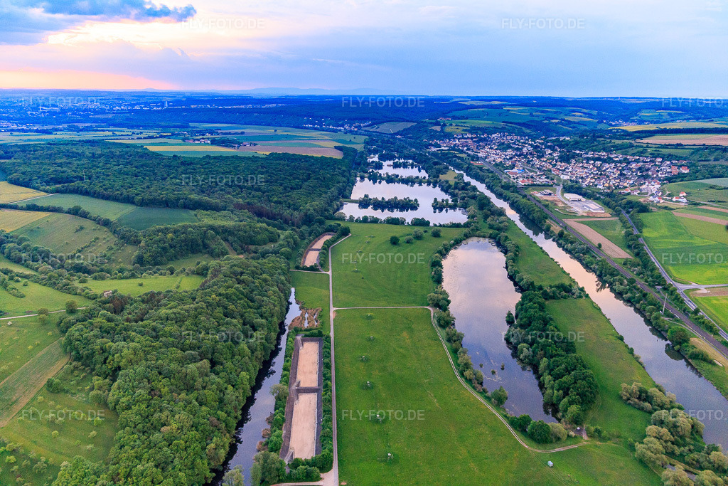 Luftbild: Baggerseeen am Main im Ortsteil Untereuerheim in Grettstadt im Bundesland Bayern in Deutschland. Foto: IMG_107185.jpg vom 09.05.2018 durch Werner Riehm/FLY-FOTO.de