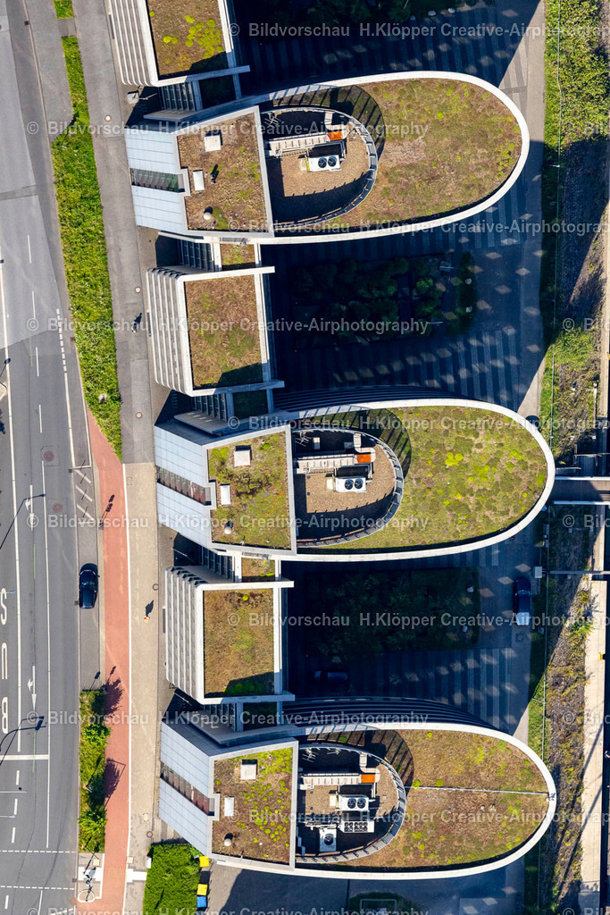 Luftbild Duisburg-4485 | Luftbildfotografie Duisburg Senkrechtluftbild Büro- und Geschäftshaus- Ensemble an der Schifferstraße mit Yachthafen in Duisburg im Bundesland Nordrhein-Westfalen, Deutschland - Realisiert mit Pictrs.com