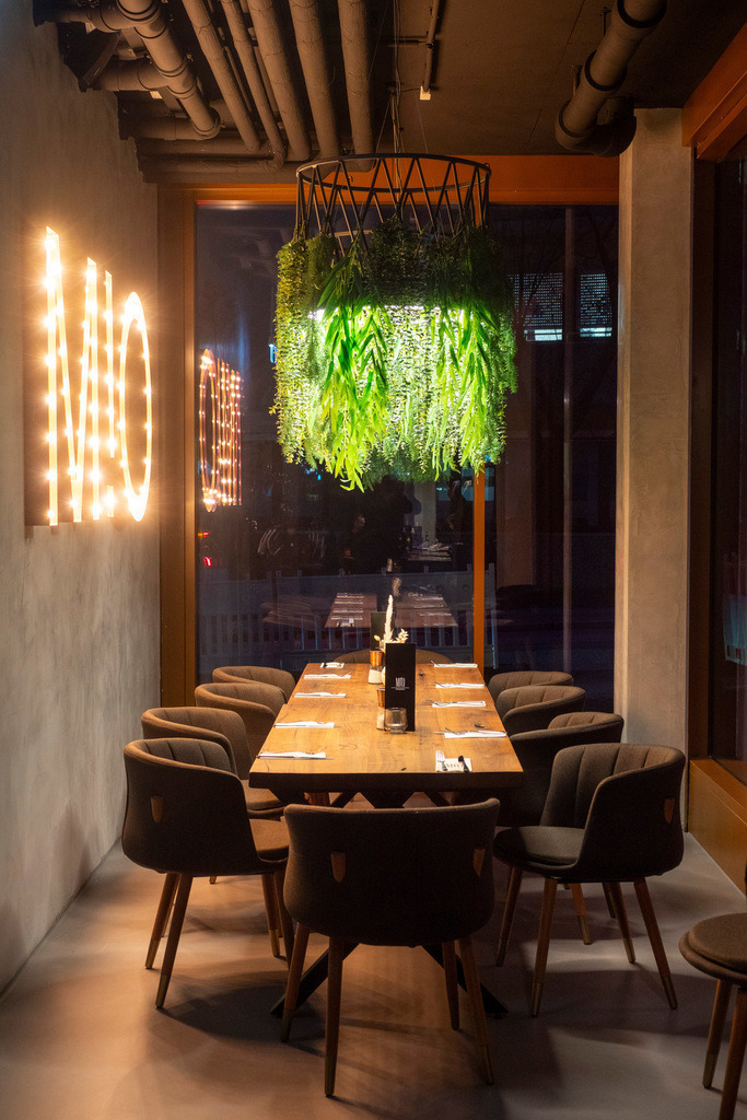 Mi'O | Ditzingen - Am Ditzinger Bahnhof hat ein Italiener aufgemacht, Mi'O. Wer ist der Betreiber Epifanio Cardelia, was steckt hinter dem Business Lunch - und wie hebt sich das Restaurant von der Konkurrenz in der Stadt ab? - Realisiert mit Pictrs.com