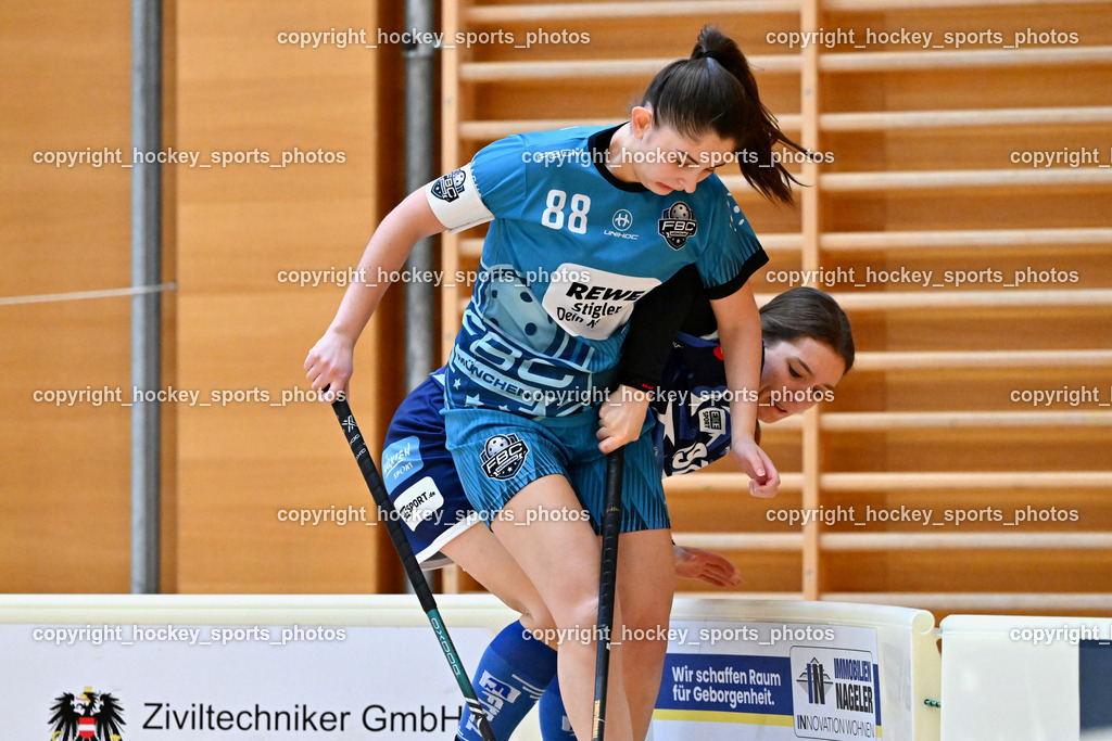 VSV Unihockey Damen vs. FCB München | #88 Selay Aslan FCB München, #97 Bettina Wildmann VSV Unihockey, VSV Unihockey Damen vs. FCB München, VSV Unihockey Damen vs. FCB München am 24.01.2026 in Villach (Ballspielhalle St. Martin), Austria, (Photo by Bernd Stefan)