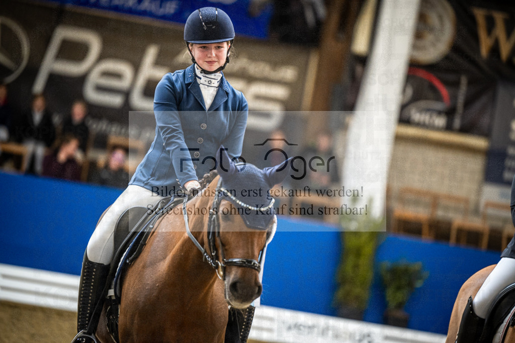 DOS_0044 | Entdecke hochwertige Reitturnierfotos von Foto Oger. Professionell, emotional und authentisch – jetzt Lieblingsmomente im Shop bestellen.Deutschlandweite Turnierfotografie. - Realisiert mit Pictrs.com