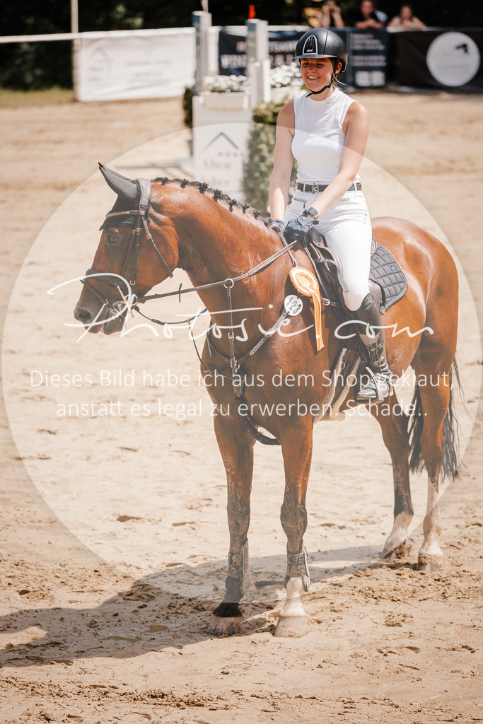 3I6A8140 | Stimmungsvolle Portraits und Reitsportfotografie im Ruhrgebiet und im Münsterland.

Pferdefotografie, Hundefotografie, Tierfotografie, Reportagen, Portraits von Tier und Mensch, Turnierfotografie in Bochum, Recklinghausen, Marl, Haltern am See, Dülmen.. - Realisiert mit Pictrs.com