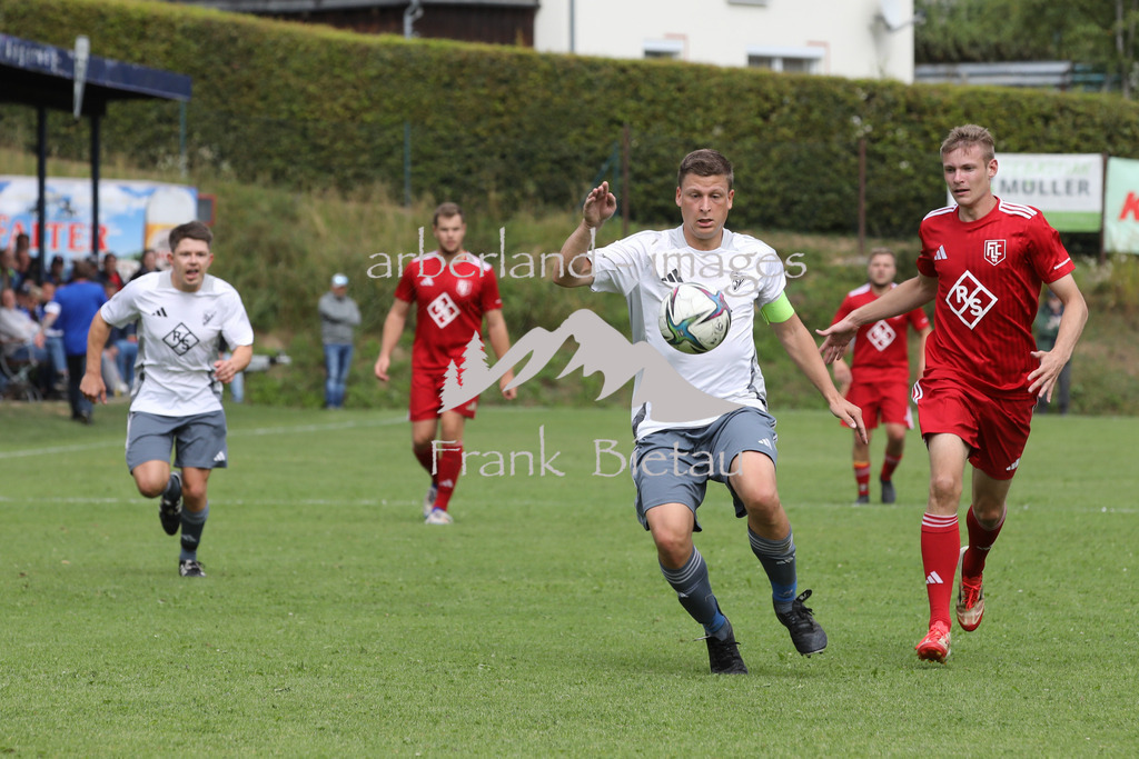 OE7A2371 | mitte, Weiderer