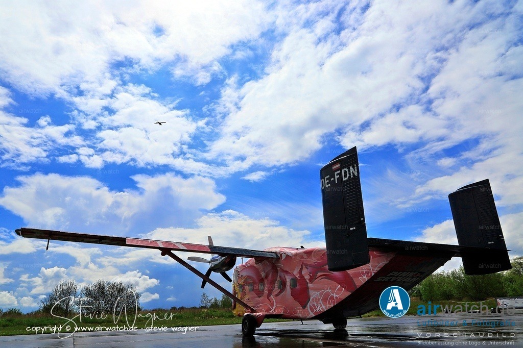 Flying Shoebox - Short S.C.7 Skyvan auf dem Flugplatz Husum-Schwesing | Entdecken Sie atemberaubende Luftbilder und Fotografien auf airwatch.de - Tauchen Sie ein in eine Welt voller faszinierender Aufnahmen aus der Vogelperspektive.