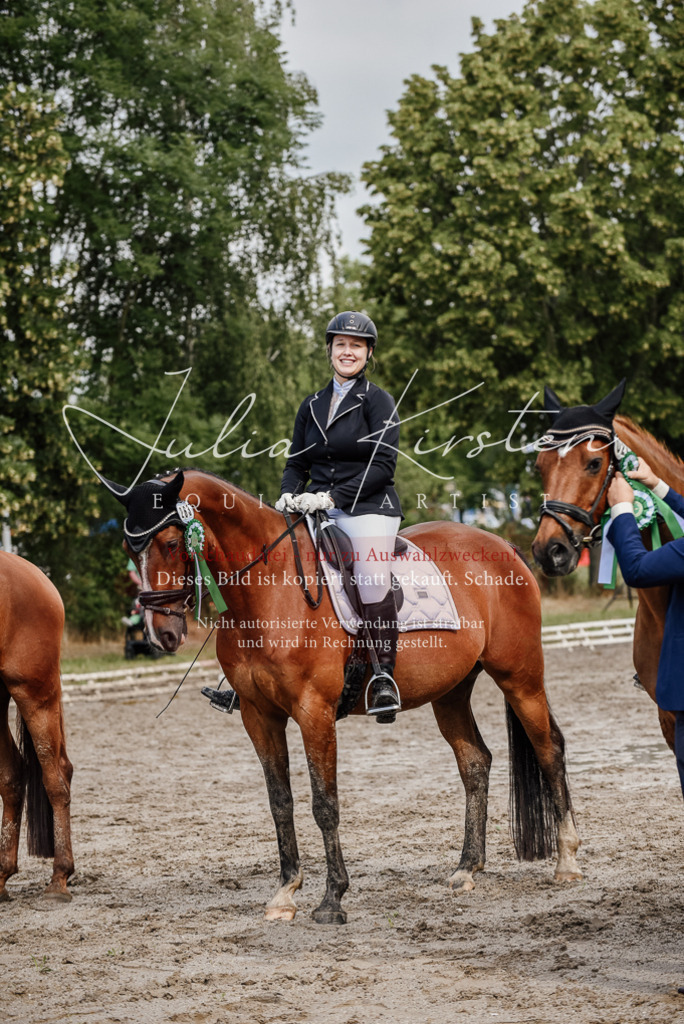 DSC_9369 | Pferde- und Turnierfotografie in Westsachsen. Pferdeportraits, Auftragszeichnungen und intuitive Kunst.