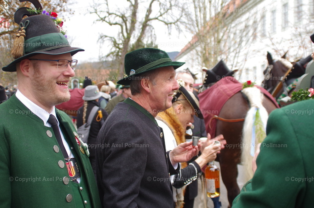 IMGP9640 | fotografiert von Axel PollmannLeonhardi Wallfahrt Benediktbeuern und Murnau, Fronleichnam, Fasching, Landschaft im Loisachtal und Benediktbeuern  - Realisiert mit Pictrs.com