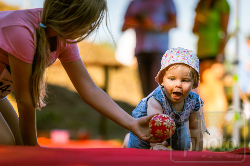 16. Hoywoj-CityLauf im Sportforum Hoyerswerda - 16.09.2023 | 10m VdK-Windel-Flitzer - Realisiert mit Pictrs.com