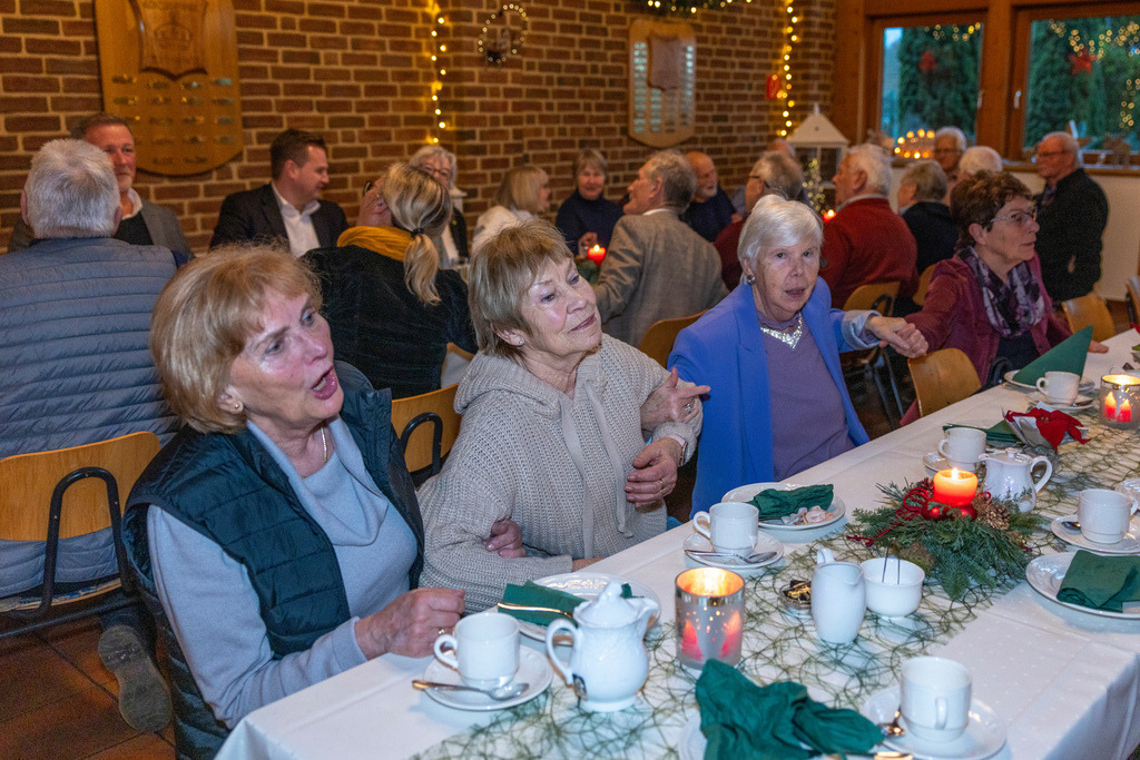 top-top.de 241127-035 | Foto, Video, Fotografie, Videografie, Fotobox, DJ, Discjockey, Musik, Musikbox, Veranstaltung, Photobooth, Amazon, Ebay, Buchtipp, Bestseller, Autor, Verlag, Buch, Wesel, Hamminkeln, NRW, Dinslaken, Rees, Drohne, Hochzeit, Party, Fotobox, Wesel, Fotograf