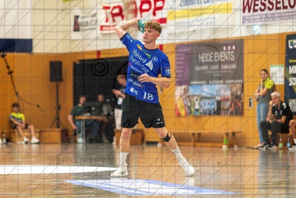 IHC 2026 - TSV Hannover-Burgdorf vs. Mors-Thy Håndbold | Anton Houe (Mors-Thy Håndbold #18); IHC 2026 - TSV Hannover-Burgdorf vs. Mors-Thy Håndbold am 07.08.26 in Sporthalle KGS, Schneverdingen - Realisiert mit Pictrs.com