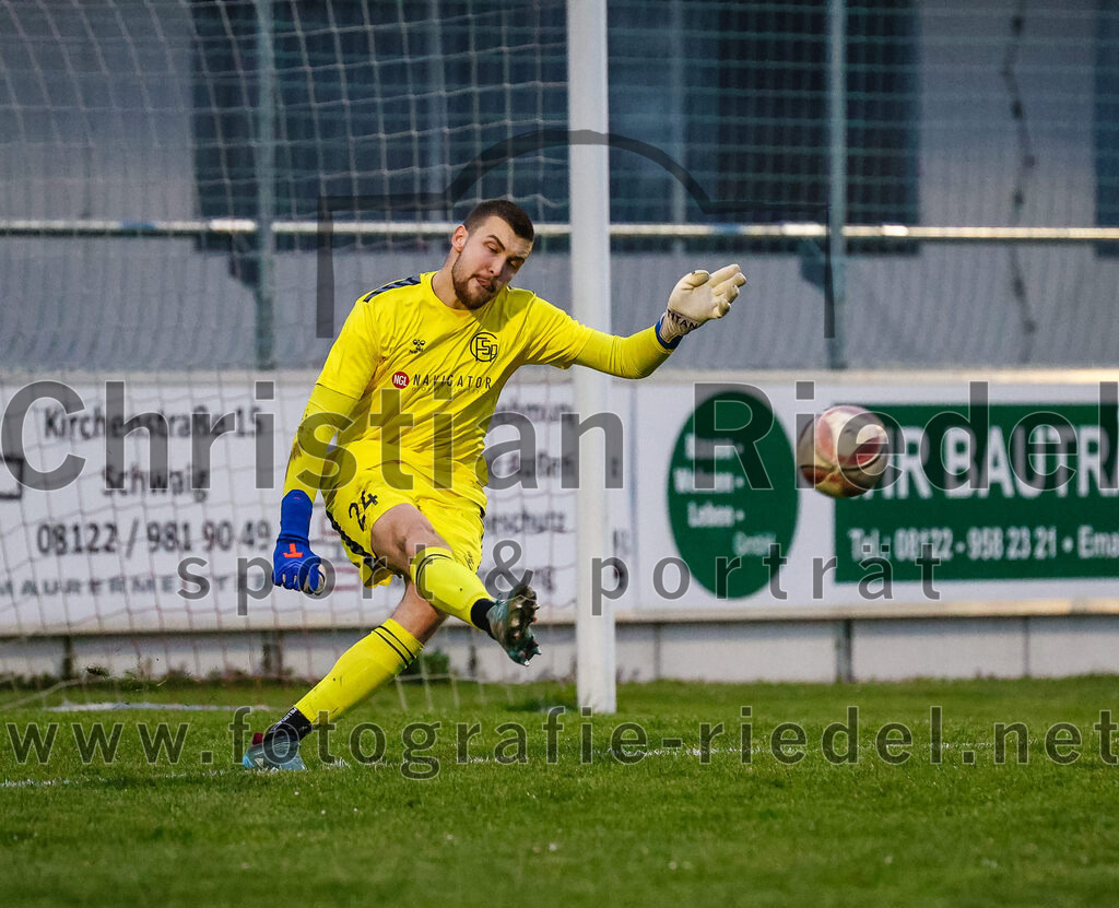 2024-04-05_043_FC_Schwaig_gegen_SV_Pullach | Oberding, Deutschland, 05.04.2024:
Fußball, Landesliga Südost 2023 / 2024, 28. Spieltag, FC Schwaig gegen SV Pullach, Endergebnis: 2:0

Torwart Maximilian Hug (FC Schwaig, #24)

Foto: Christian Riedel / fotografie-riedel.net