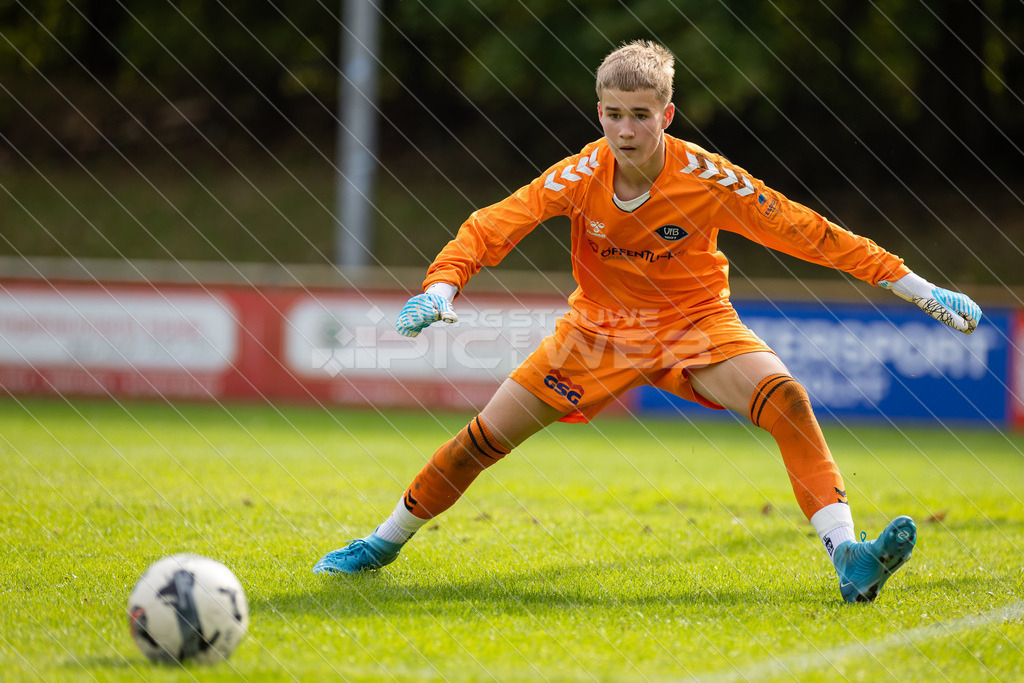 20250920_Picselweb-Fotografie_1R3_1572 | JFV D/A &amp; Stade - VfB Oldenburg0:1 VfB no70:2 VfB no70:3 VfB JFV Eigentor0:4 VfB no70:5 VfB no71:5 JFV no3 Jaric Jimenez-Voss2:5 JFV no9 Janko Sylvester3:5 JFV no16 Damian Elias Mihro Burekovic - Realisiert mit Pictrs.com