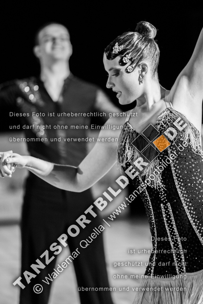 20250503-00905 | Hier finden Sie Tanz Bilder vom Latein und Standard Formationen tanzen. Sportbilder vom Tanzsport. Schöne Fotos und von Weltmeisterschaft, Europameisterschaft, Bundesliga, Regionalliga, Oberliga und Landesliga sowie von GOC Stuttgart, DanceComp, WM Bremen
