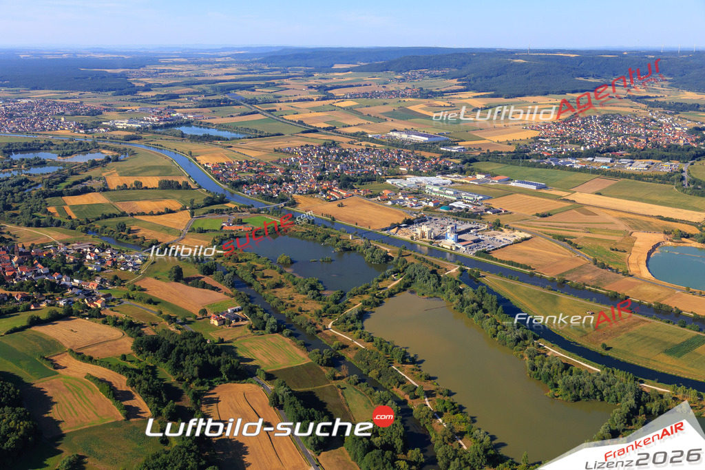 Die Luftaufnahme der Stadt Forchheim wurde vom UL-Flugzeug heraus erstellt ( keine Drohne )- hohe Auflösung für beste Qualität