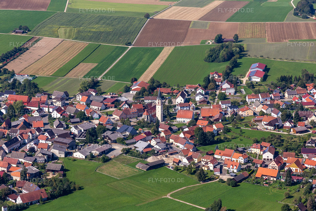 Luftbild: St. Martin im Ortsteil Inneringen in Hettingen im Bundesland Baden-Württemberg in Deutschland. Foto: IMG_129278.jpg vom 05.09.2021 durch Werner Riehm/FLY-FOTO.de