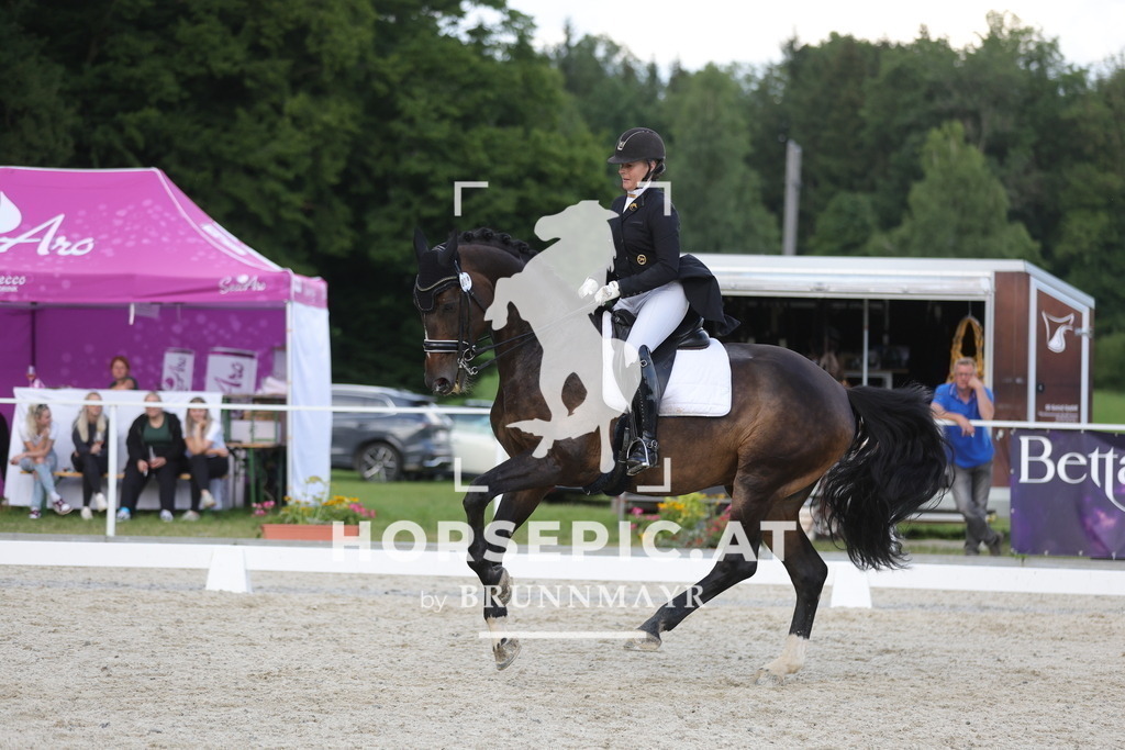 0P6A7634 | Willkommen bei Brunnmayr - Design & Fotografie – Ihrem Spezialisten für Reitturniere und Pferdeveranstaltungen in Oberösterreich, Salzburg und Bayern! Seit über 17 Jahren sind wir leidenschaftlich dabei.