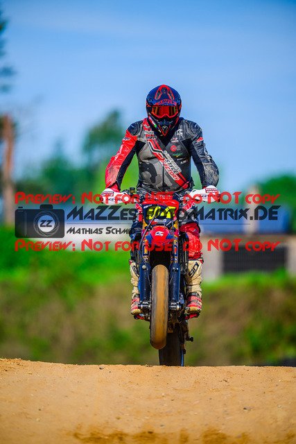 MaZZes_FotoMatrix_240511_6007705_9721 | UE40