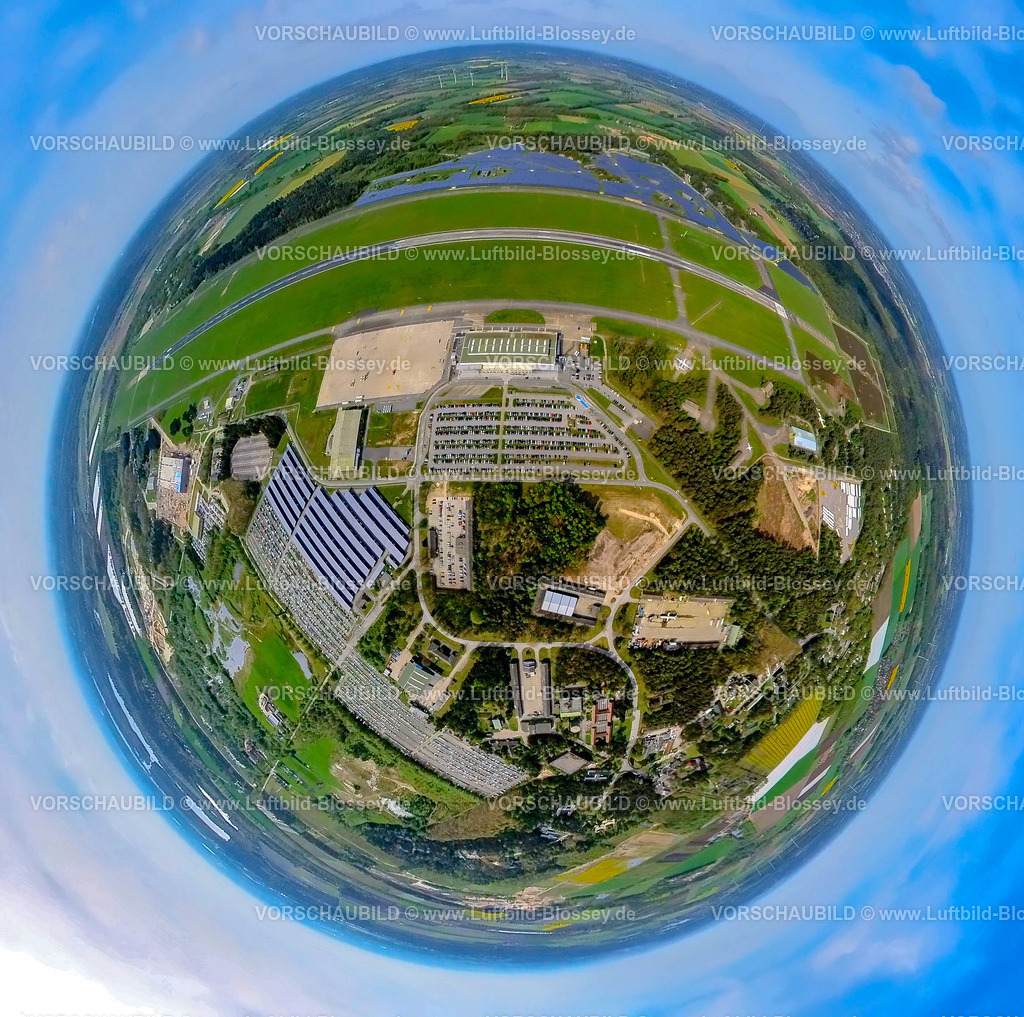 Weeze240490044FlughafenNiederrheinRyanAir-2 | Luftbild, Flughafen Airport Weeze, Startbahn und Landebahn, Ryanair Fluggesellschaft, Solarpark und Terminal Abfertigungshalle, Parkplätze, Wiesen und Felder, Erdkugel, Fisheye Aufnahme, Fischaugen Aufnahme, 360 Grad Aufnahme, tiny world, little planet, fisheye Bild, Baal, Weeze, Niederrhein, Nordrhein-Westfalen, Deutschland