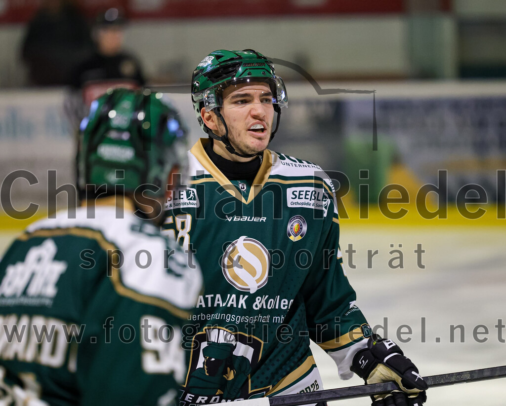 2026-01-23_072_TSV_Erding_gegen_SC_Riessersee | Erding, Deutschland, 23.01.2026:Eishockey, Oberliga Süd 2025 / 2026, 40. Spieltag, TSV Erding gegen SC Riessersee, Endergebnis: 6:5 n.V.Paul Pfenninger (Erding Gladiators, #58)Foto: Christian Riedel / fotografie-riedel.net