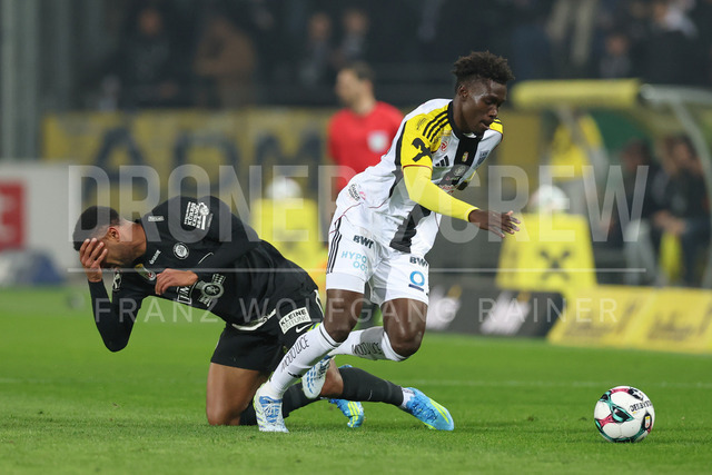 SK Puntigamer Sturm Graz vs LASK – Championship Group    | Graz, Austria, 22.Apr.26 - SOCCER - ADMIRAL Bundesliga, SK Puntigamer Sturm Graz vs LASK. The image shows Maurice Malone (STU) and Modou Keba Cisse (LASK).      