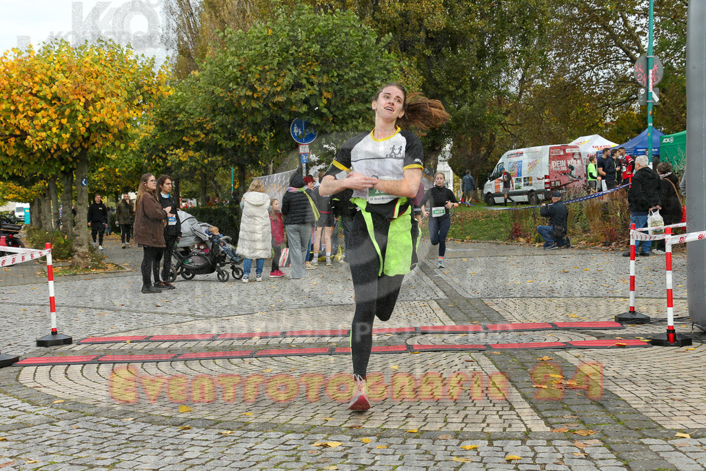 241020_1119_EX1_1924 | Sportfotografie im Rhein-Sieg Kreis, Köln, Bonn, NRW, Rheinland Pfalz, Hessen, etc. Unser Tätigkeitsfeld umfasst den Laufsport vom Volkslauf über den Marathon, Duathlon, Triathon bis zum Ultralauf wie Kölnpfad Ultra oder Schindertrail.