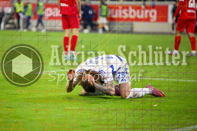 MSV Duisburg vs Rot-Weiss Essen - 3. Liga | Duisburg, Deutschland, 26.10.25:   Joshua Bitter (MSV Duisburg)  ist enttäuscht waehrend des Spiels der 3. Liga MSV Duisburg vs Rot-Weiss Essen in der schauinsland-reisen-arena(Foto von Brauer-Fotoagentur / Adrian Schlueter)