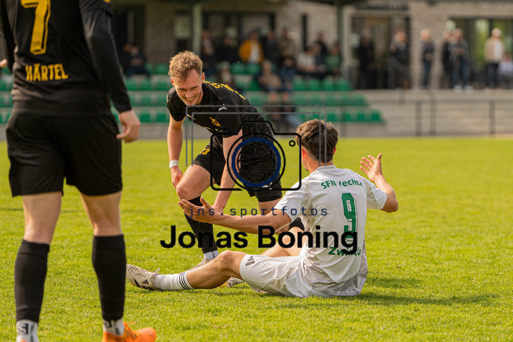 Fußball I Herren I Saison 2025-2026 I Landesliga Weser-Ems I 27. Spieltag I SFN Vechta - SV Bevern I 01089 | jns.sportfotos - Realisiert mit Pictrs.com