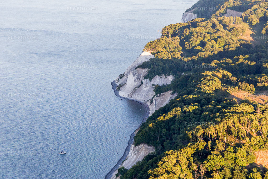 Vue aérienne: Vue de la ville à Borre dans le département Sjaelland, Danemark. Photo: IMG_108650.jpg prise le 04/07/2018 par Werner Riehm/FLY-FOTO.euRésolution de l'original: 5472 x 3648 px