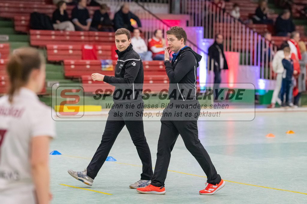 HK_20230128_103274 | 1. Bundesliga 1/4 Finale ( Damen ) Rot-Weiss Köln - Club an der Alster am 28.1.2023 Rot-Weiss Köln  , Köln , Fernkorn ( SR ) , Garske ( SR )