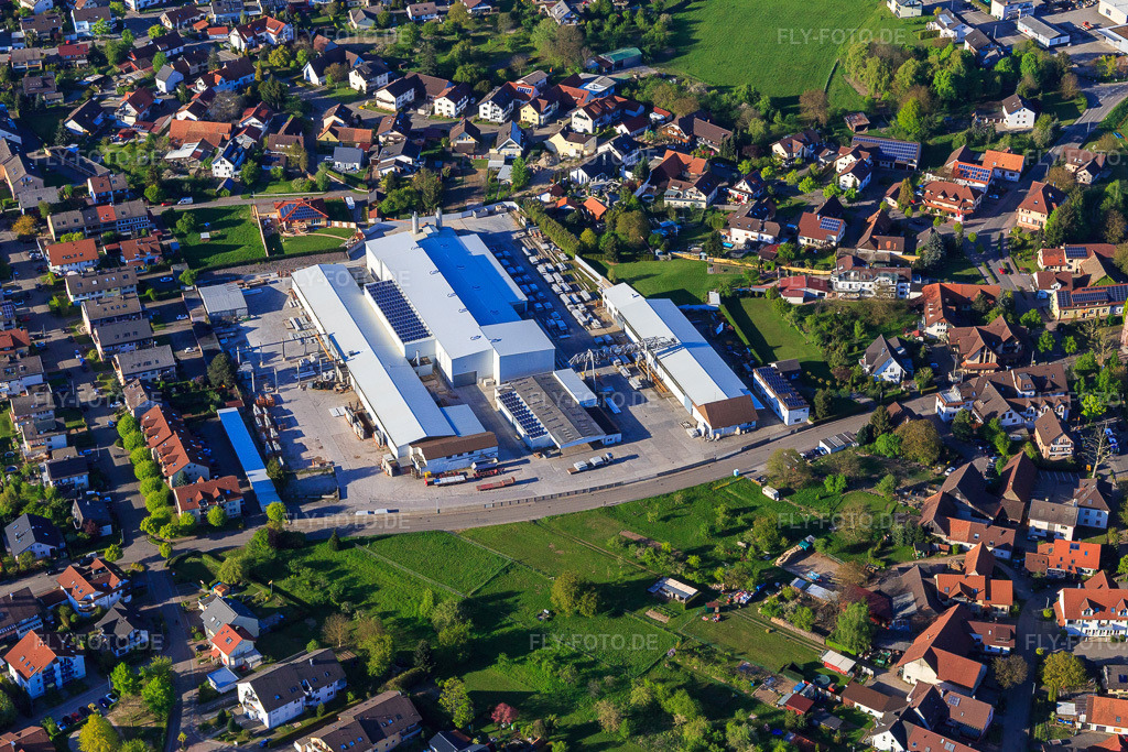 Luftbild: Ortsansicht mit Regenold Bausysteme Werk im Ortsteil Vimbuch in Bühl im Bundesland Baden-Württemberg in Deutschland. Foto: IMG_099121.jpg vom 23.04.2017 durch Werner Riehm/FLY-FOTO.deBausysteme Regenold GmbH