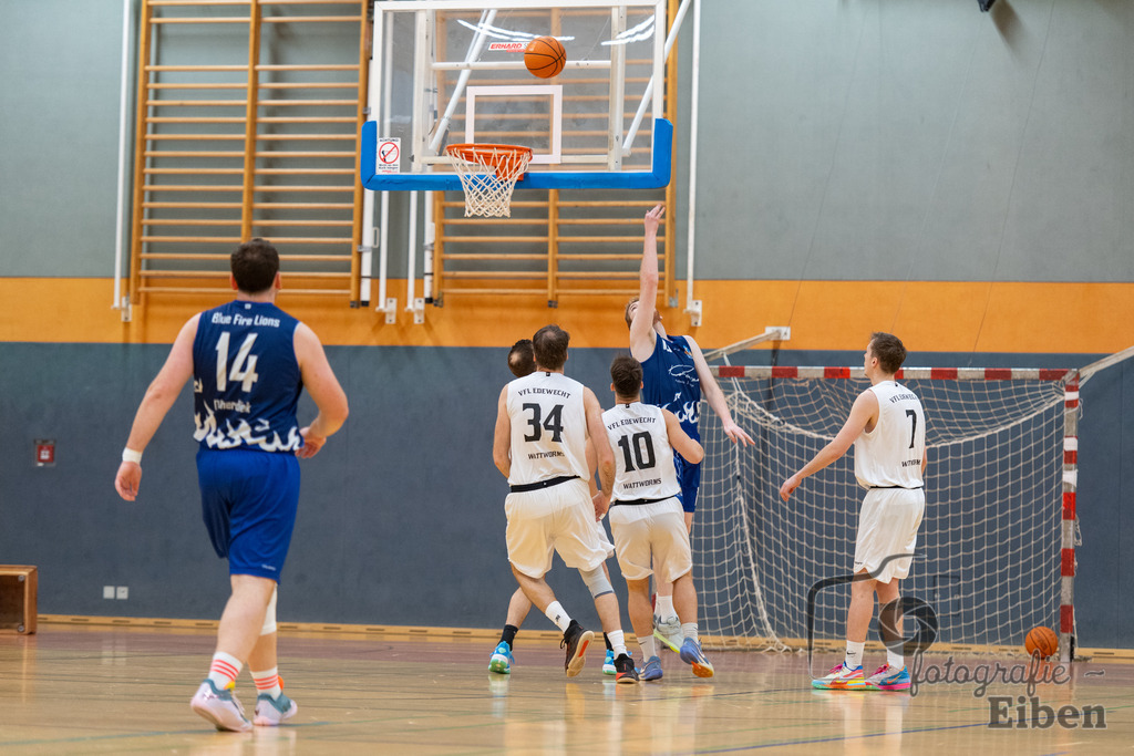 Wattworms Edewecht-Lions Ofenerdiek | Wattworms Edewecht (weiß)-Lions Ofenerdiek (blau) am 22.02.2026 in Edewecht (Heinz-zur-Jührden-Halle); Photo: Philip Eiben 2025 - Realisiert mit Pictrs.com