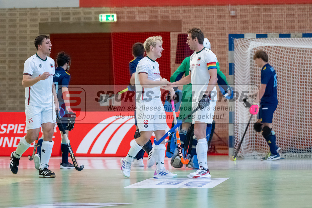 HK_20250118_101748 | 1/4 Finale 1. Bundesliga Halle Herren Crefelder HTC - Zehlendorfer Wespen am 18.1.2025 Halle Glockenspitz, Krefeld , Boomes Anton ( Crefelder HTC #23 ) , LangHeinrich Finn ( Crefelder HTC #22 ) , Niklas Wellen ( Crefelder HTC 10 )