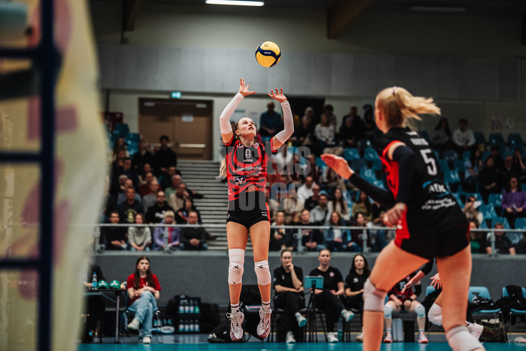 Volleyball | Frauen | Saison 2025/2026 | Volleyball Bundesliga | ETV Hamburger Volksbank Volleys vs. VfB Suhl LOTTO Thüringen | 07.03.2026 | Zuspiel von Zoe Konjer (#8, ETV Hamburger Volksbank Volleys)