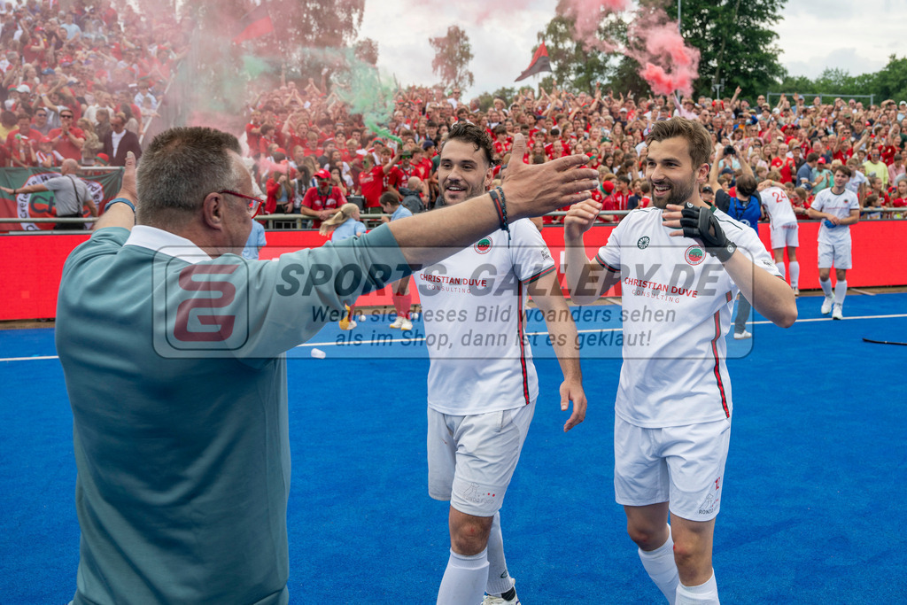 Final4_20250601-1605-Z82_9450 | Krefeld, Deutschland, 01.06.2025:  Feldhockey Final4 2025 – „Deutsche Feldhockey-Meisterschaften 2025“ Crefelder HTC - Rot-Weiss Köln (Finale Herren) im Gerd-Wellen-Hockeyanlage am 01.06.2025 in Krefeld, Deutschland. (Foto von Kramhöller/Fehrmann/Kaste)Krefeld, Germany, 01.06.2025: Feldhockey Final4 2025 – „Deutsche Feldhockey-Meisterschaften 2025“ Harvestehuder HTC - Düsseldorfer HC (Finale Damen) in Gerd-Wellen-Hockeyanlage at 01.06.2025 in Krefeld, Deutschland. (Foto from Kramhöller/Fehrmann/Kaste)