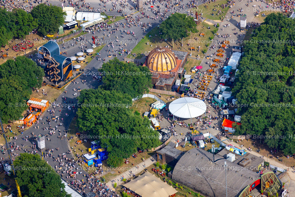 Luftbild Weeze-5263 | Luftaufnahme Gelände des " PAROOKAVILLE - Electronic Music Festival " 2025 in Weeze - Realisiert mit Pictrs.com